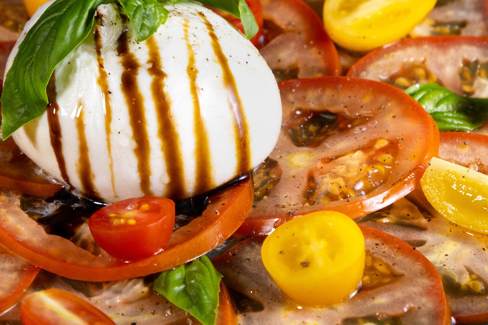 Tare Tare & Carpaccio Tomato Burrata Carpaccio